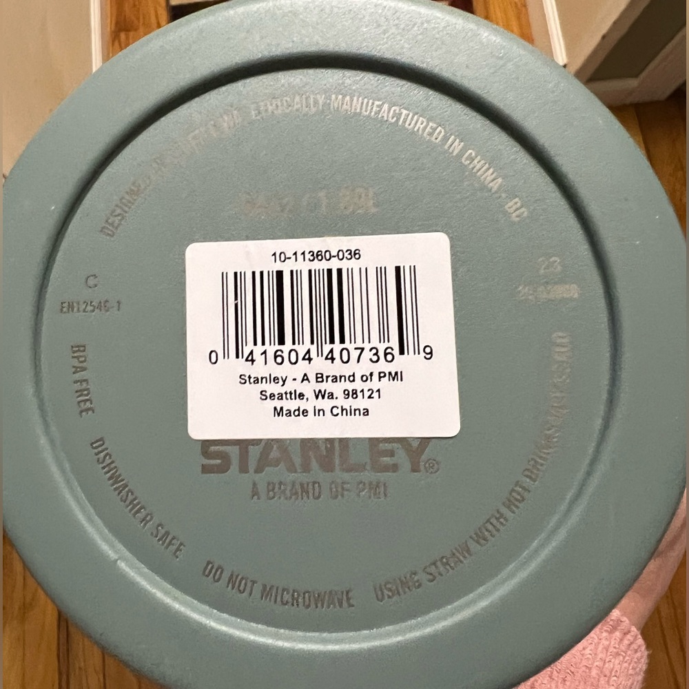 Stanley 64oz Shale - Picture 8 of 9
